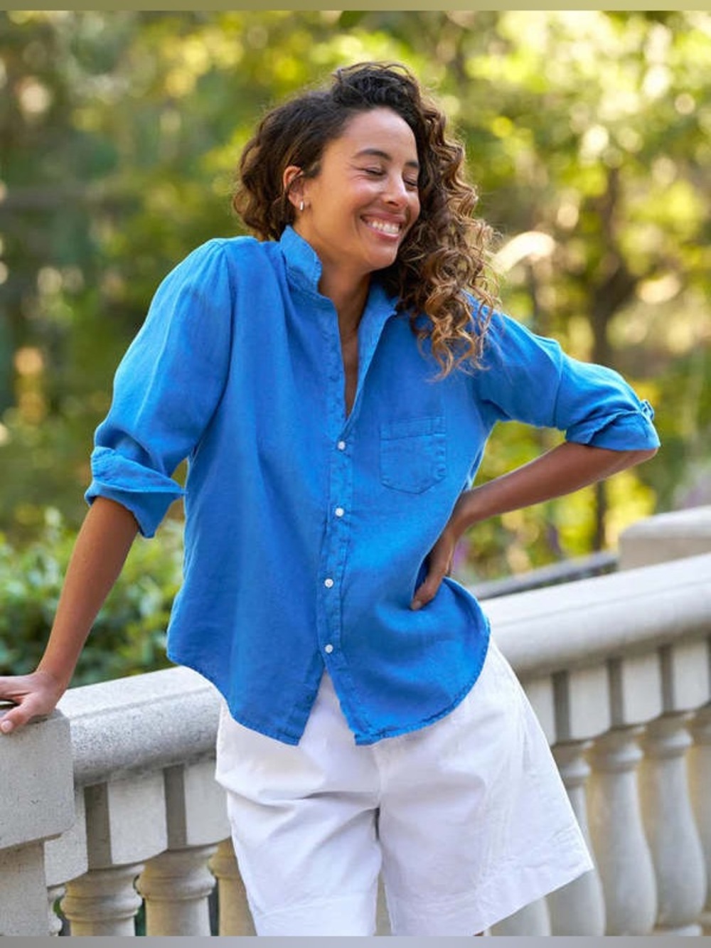 Frank & Eileen Eileen Relaxed Linen Button-Up Shirt in Marlin Blue, Size Small